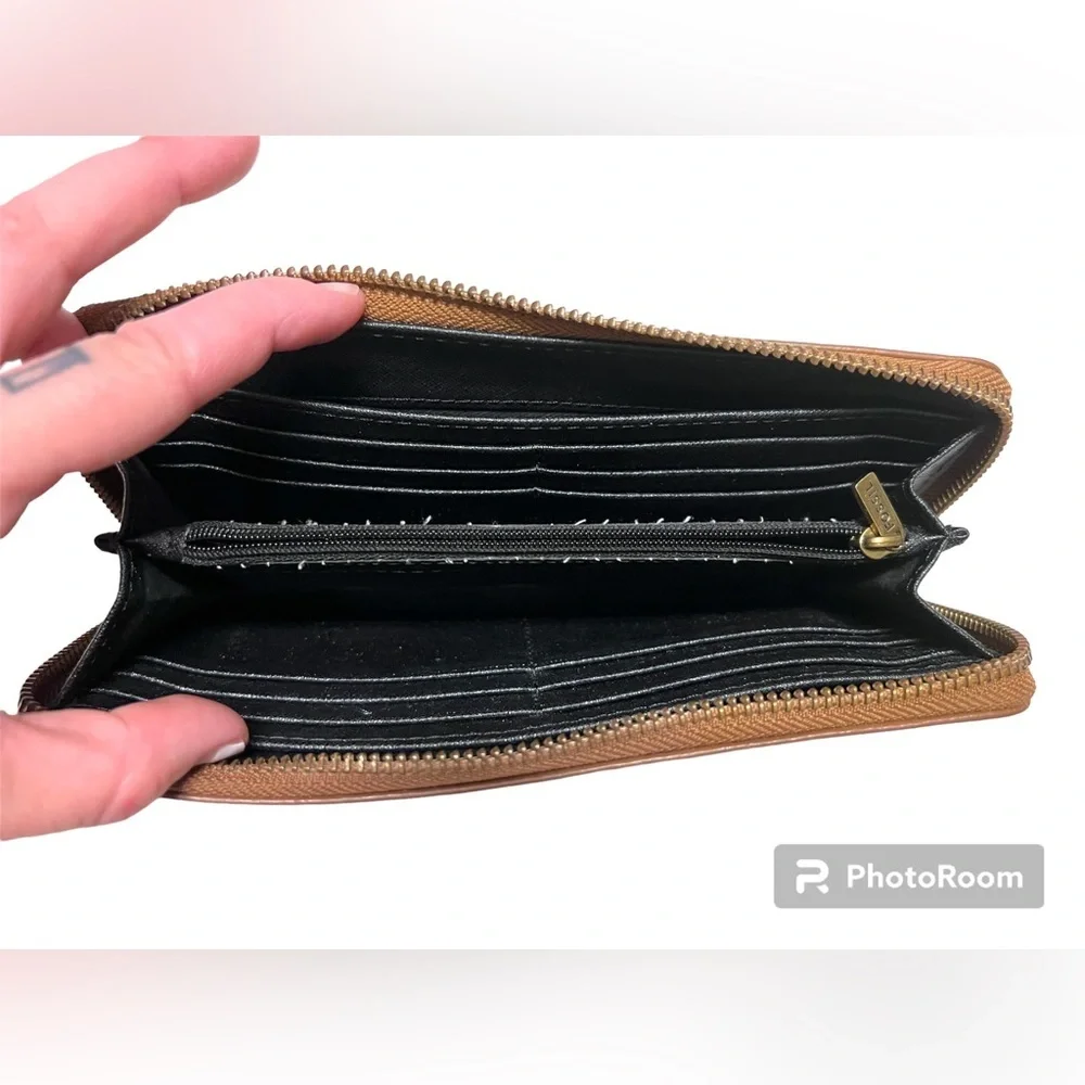 Fossil Issue No. 1954 Zippered Brown Pebble Leather Zip Around Clutch Wallet - Picture 4 of 4